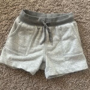 Preloved OshKosh B'gosh Gray shorts.